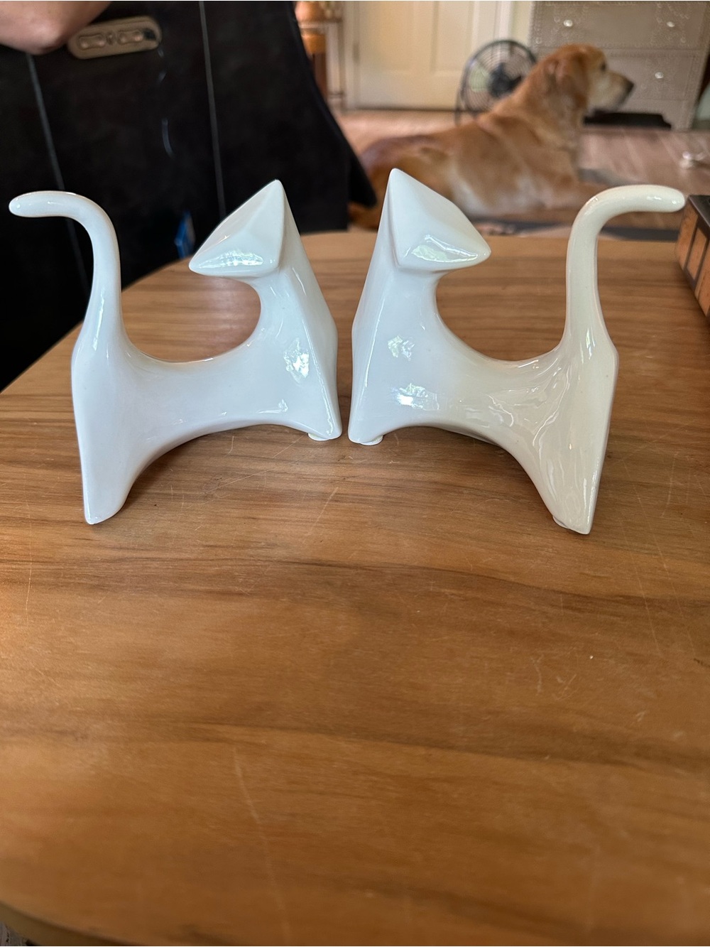 White Ceramic minimalist Cat Figurine Pair ring holder decor - Picture 2 of 9